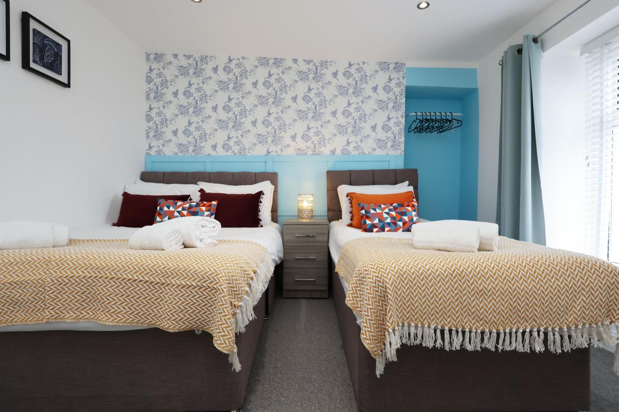 Viewing Deck, On-Street Parking, Tv In Every Room Swansea Exterior photo